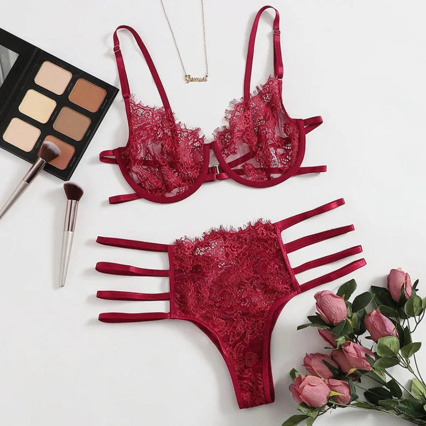 Women's Large-Size Embroidery Underwear Lace Set: Thin-Strapped Thongs and Low-Cut Bra (Eco-Friendly Materials)